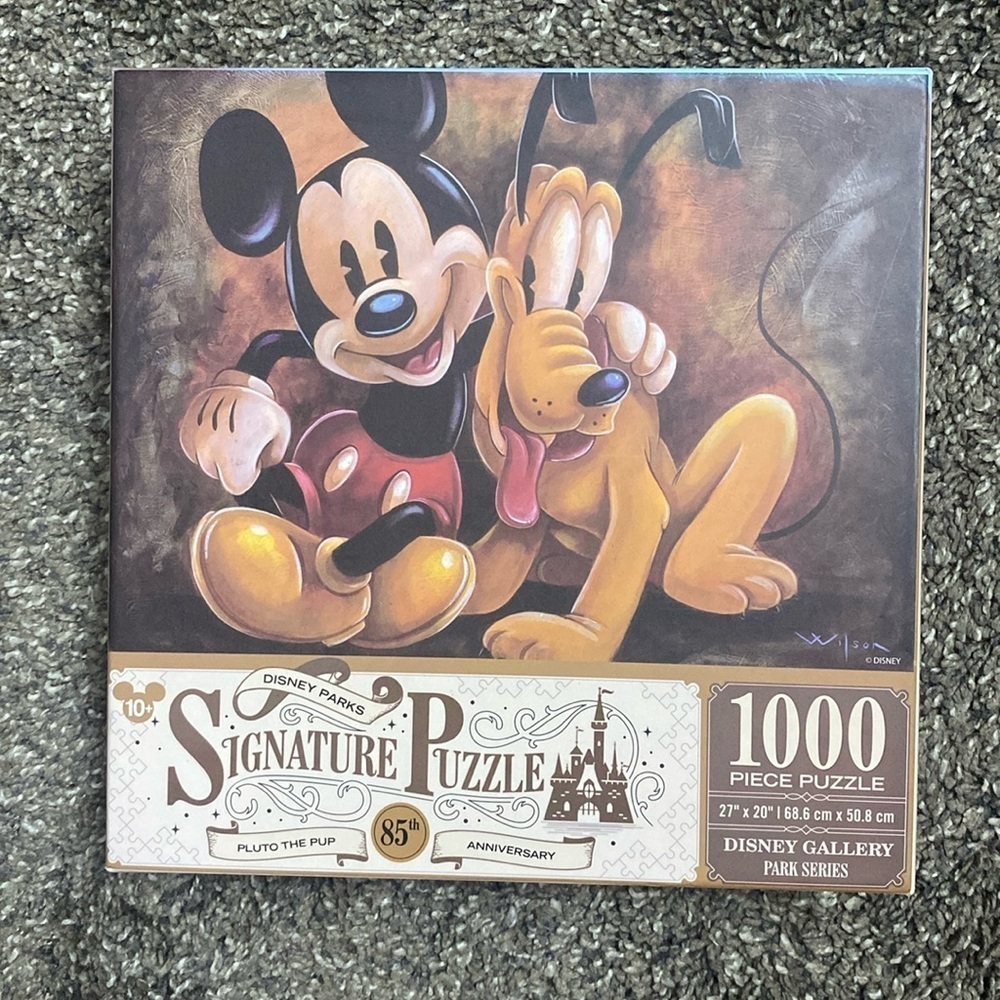DISNEY Parks Signature Puzzle Mickey & Pluto 1000 pc. NEW